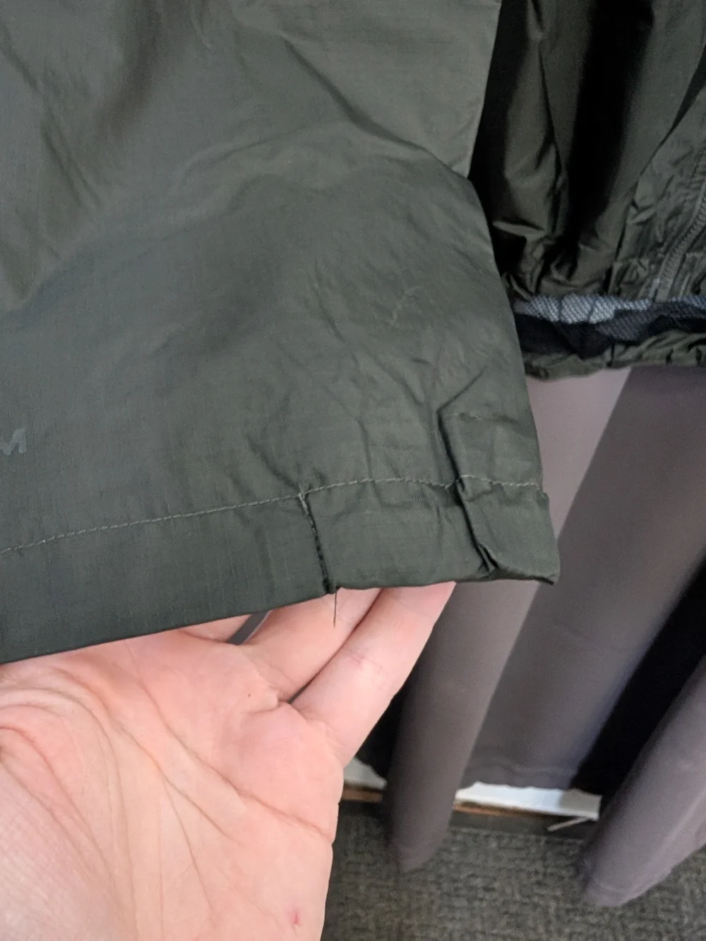 🦾 Under Armour Men's Hooded Windbreaker Jacket XL - Dark Olive 🫒